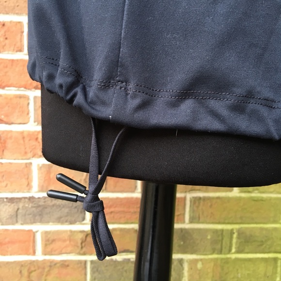 NWT Black/Gray Fabletics Workout Shirt SzSM - Picture 5 of 7